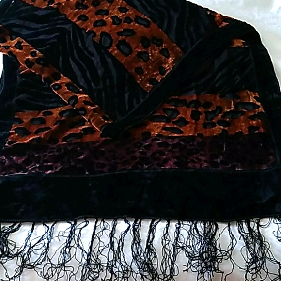 Accessories - Animal print scarf wrap